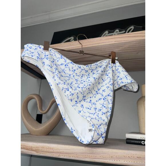 NWT Andie || The Symi Bikini Bottoms White w/ Blue Floral Pattern, Size XXL - Picture 1 of 7